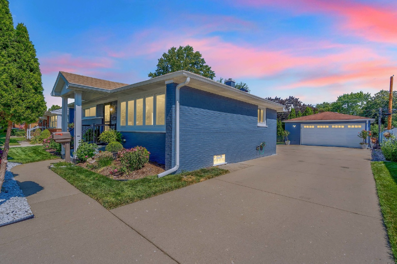 Elgin House: 1193 Mohawk Dr