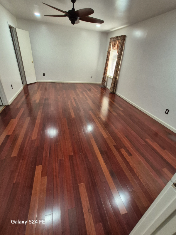 Houston House: 9814 Sageroyal Ln