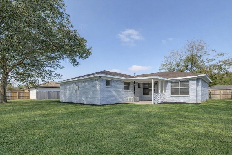 Baytown House: 3120 Royal Street