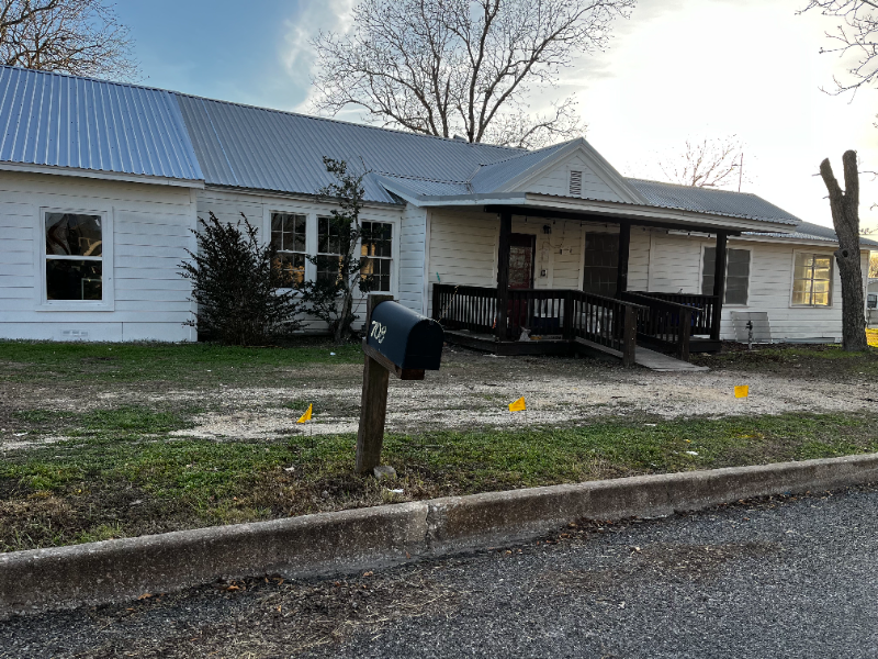 Yoakum Multiplex: 708A Hugo St