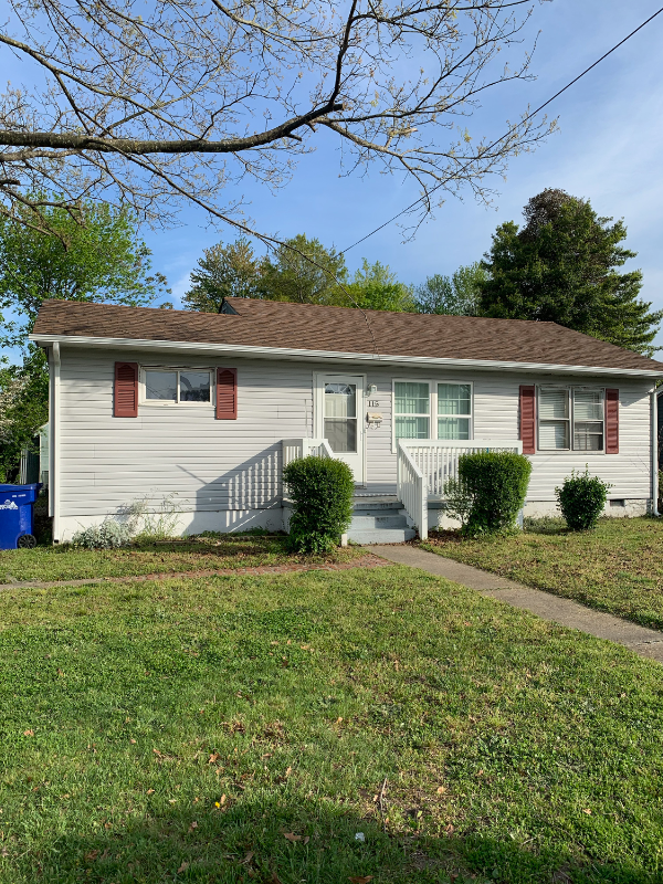 Portsmouth House: 1 MEDIAN Cir