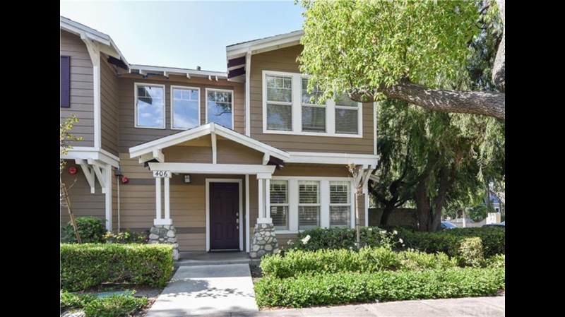Anaheim Townhome: 406 E Center St