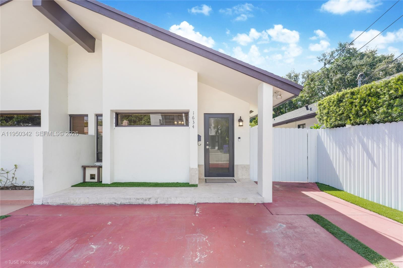 Miami House: 1634 SW 19th Ter
