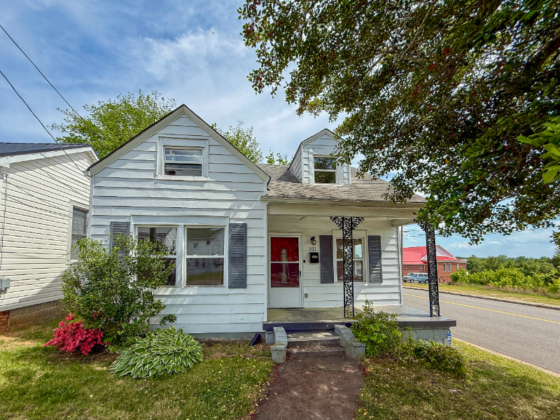 South Boston House: 301 Ragland St