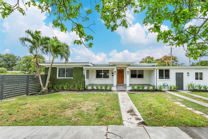 Miami House: 6050 SW 44th Ter