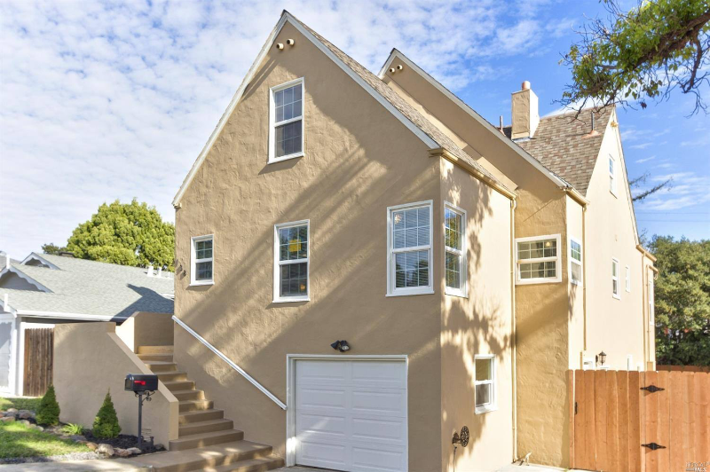 Vallejo House: 138 Viewmont Ave
