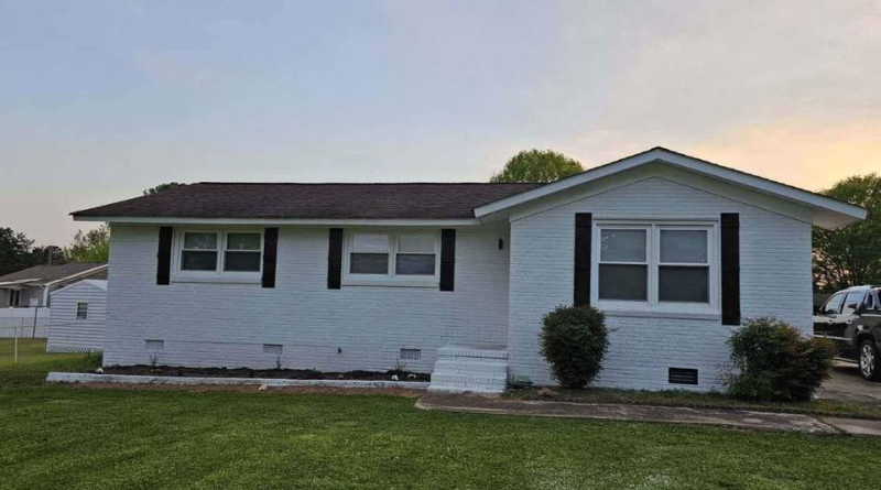 Rock Hill House: 1421 Woodhaven Rd