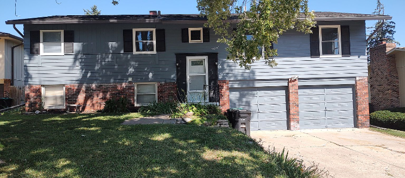 Omaha House: 9630 Boyd Cir