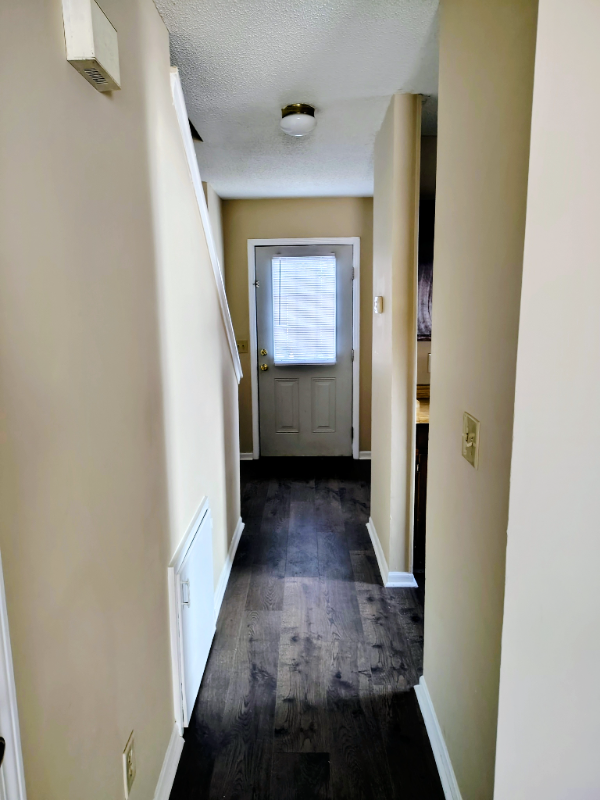 Columbia House: 112 Leila lane