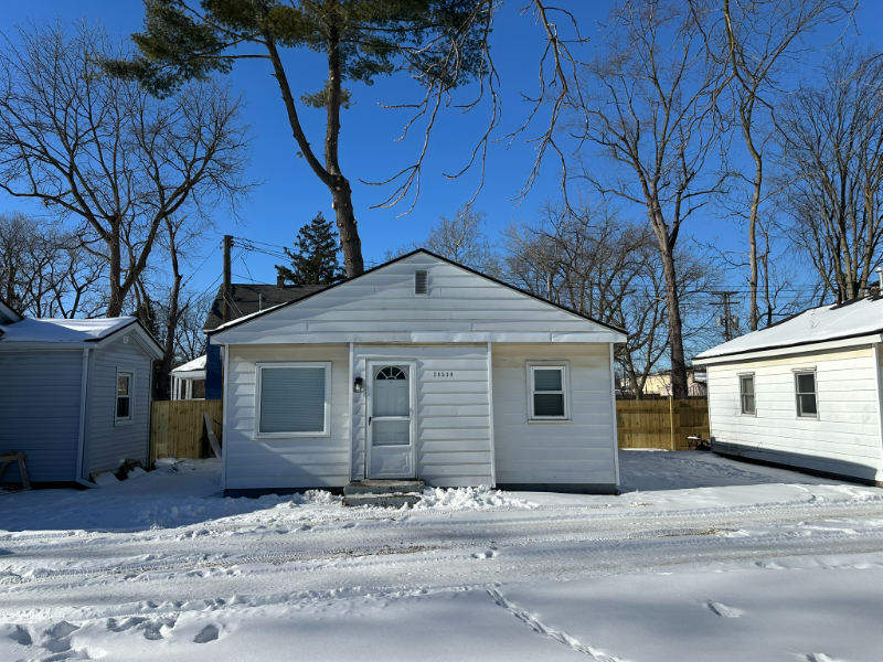 Farmington Hills House: 28530 Grayling Ave