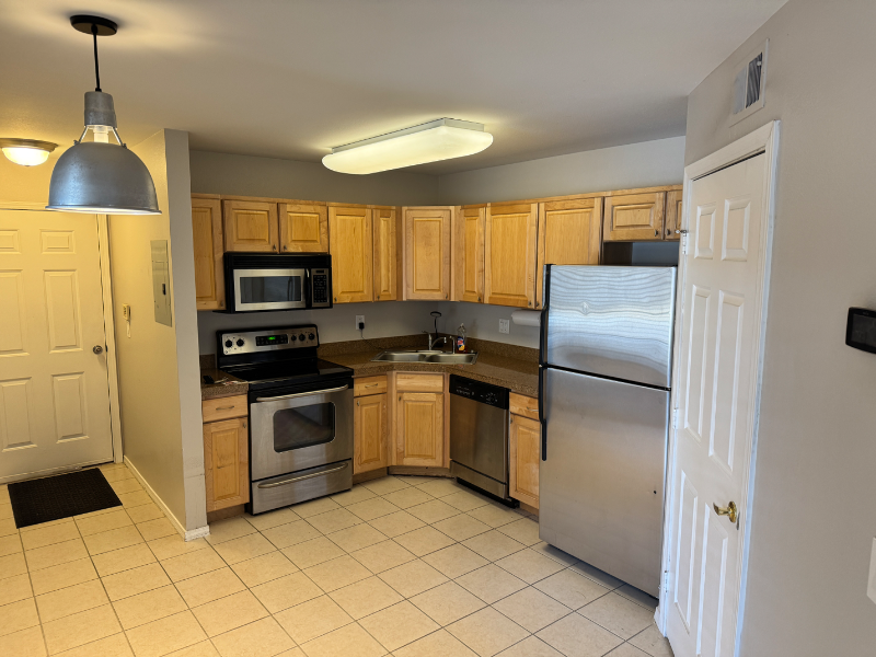 Centennial Condo: 8673 E Dry Creek Rd #1014