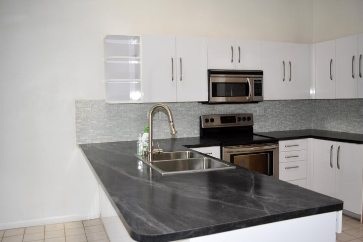 Wellington House: 13492 Exotica Lane