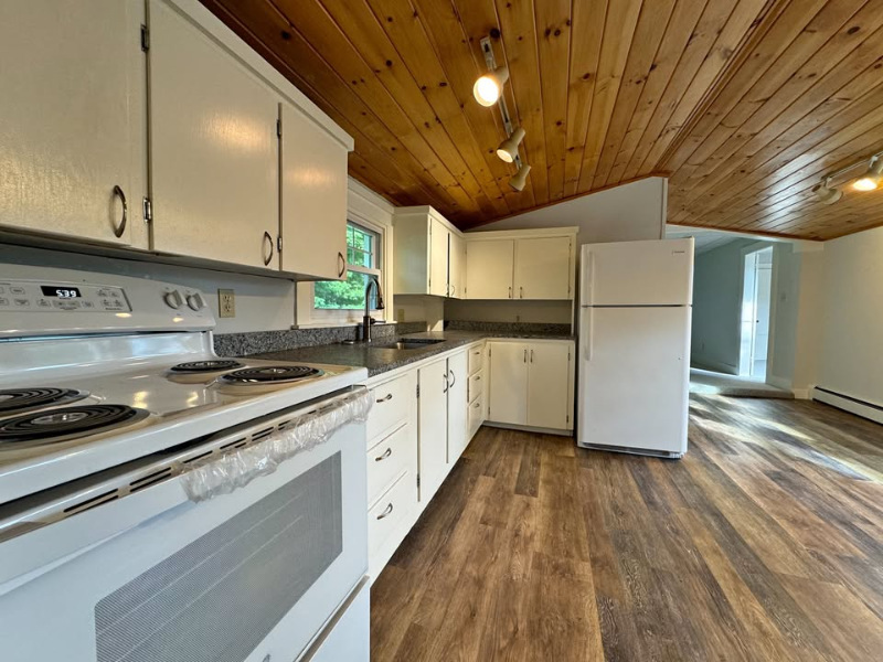 Yarmouth Condo: 121 E Main St