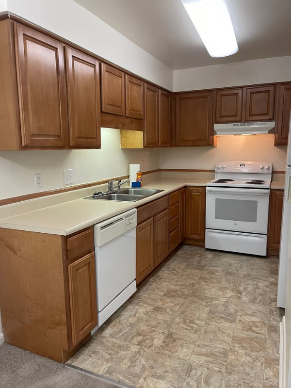 Lynchburg Apartment: 600 Reusens Road