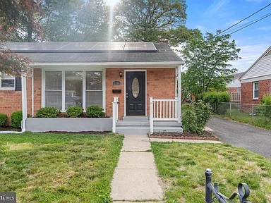 District Heights House: 2711 Edfeldt Dr