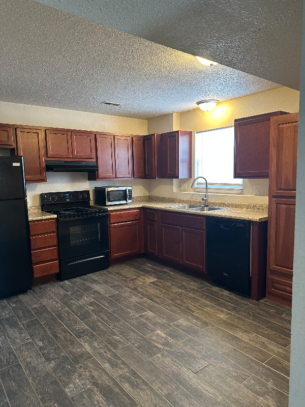 Park Hills Townhome: 401 Douglas Apt 7