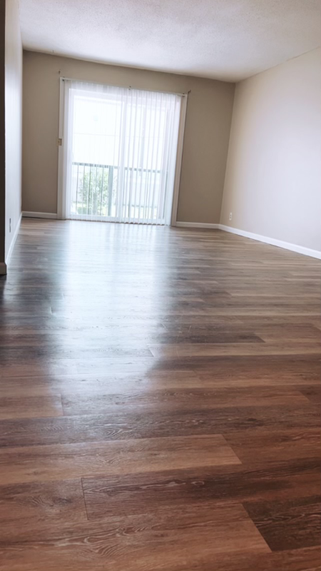 Columbia Apartment: 3416 Balboa Dr