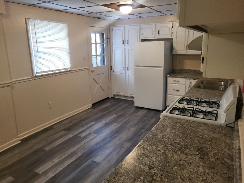 Donora House: 205 Modisette Ave