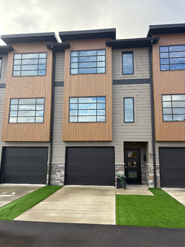 Bristol Condo: 577 English St