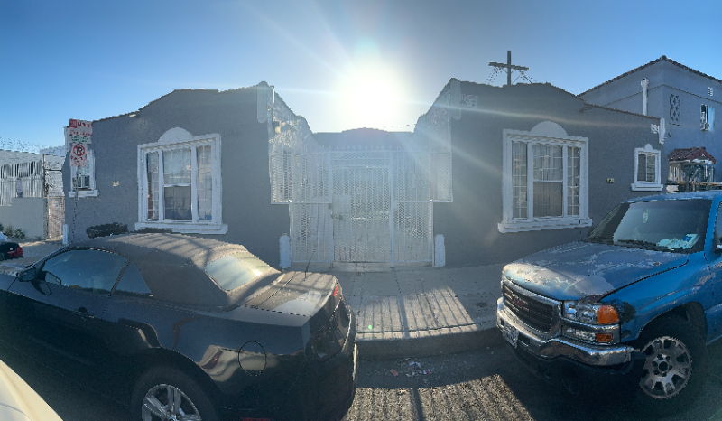 Los Angeles Apartment: 1565 S. Hobart Blvd