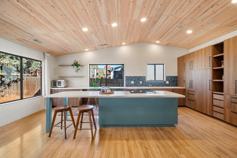 Sedona House: 115 Canyon Diablo Rd