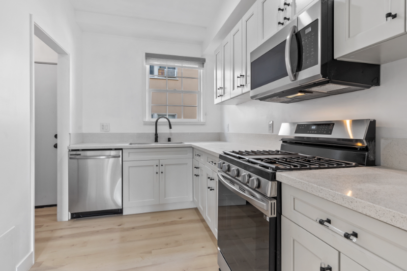 Santa Ana Apartment: 1524 N Sycamore Street