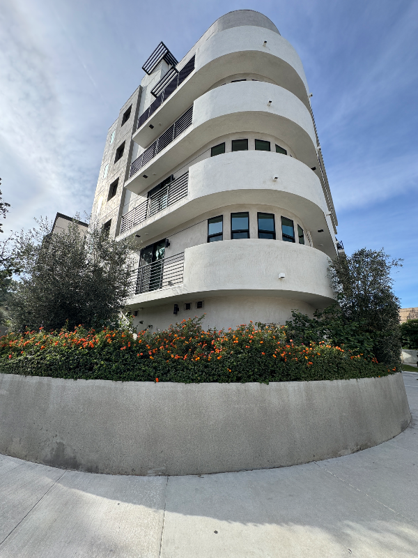 Sherman Oaks Apartment: 4383 N Sepulveda Blvd