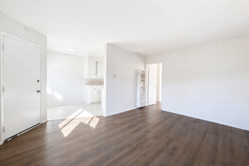 Costa Mesa Apartment: 2028 Wallace Ave