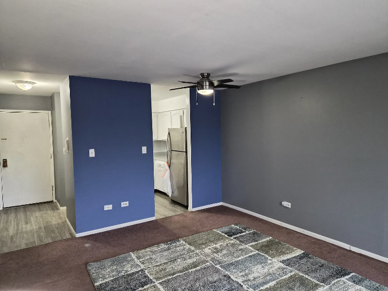 Hoffman Estates Condo: 1500 Robin Cir