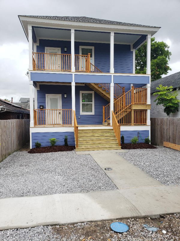 New Orleans Multiplex: 4210-12 Eagle St.