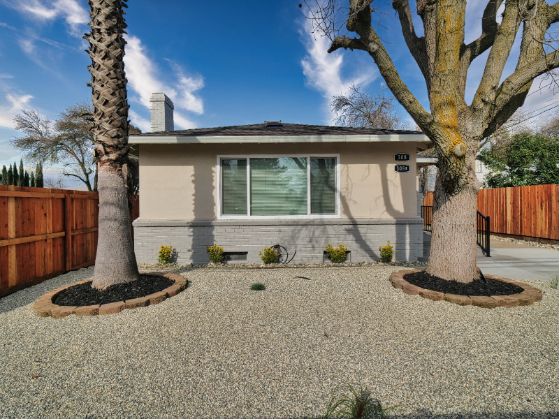 Roseville House: 308 6th St,