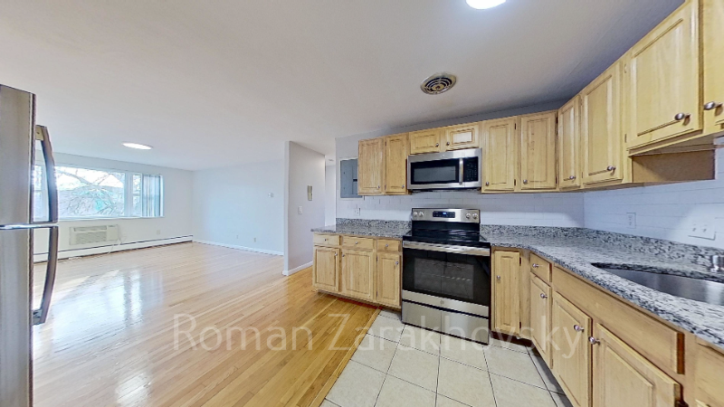 Brookline Apartment: 112 Babcock St