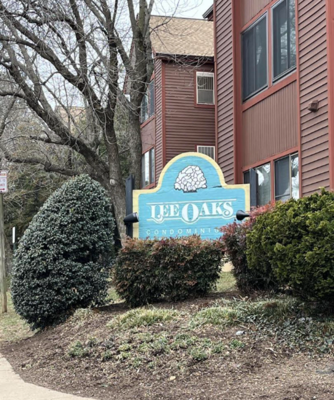 FALLS CHURCH Condo: 2815 Lee Oaks Ct