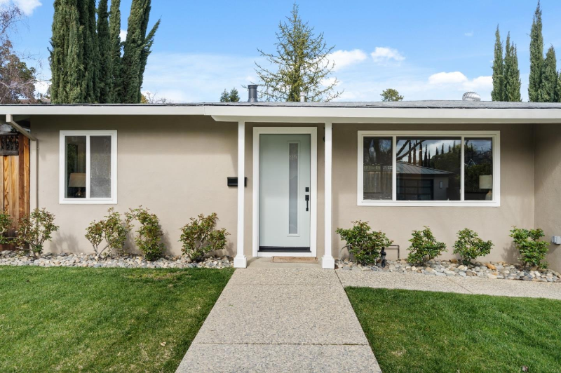 Los Gatos House: 242 Thurston St