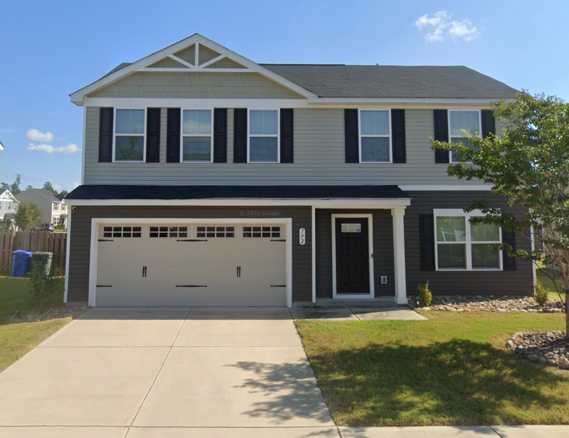 Columbia House: 792 Phipps Ln