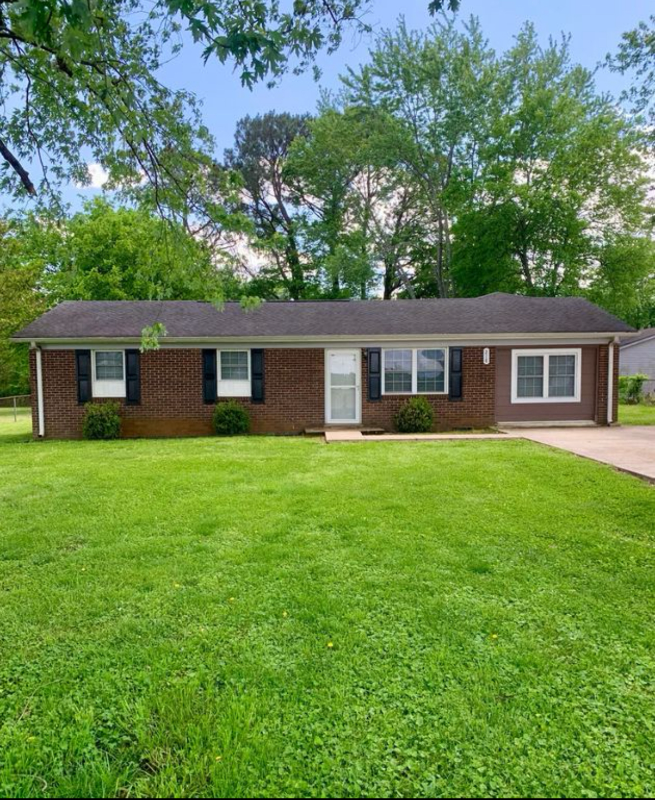 Hazel Green House: 218 Joe Quick Rd.