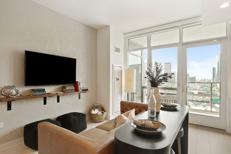 Chicago Condo: 361 n Union ave