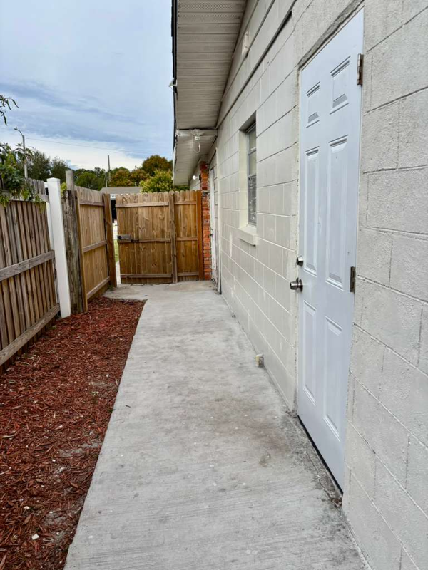 Orlando House: 1216 Marlowe Ave