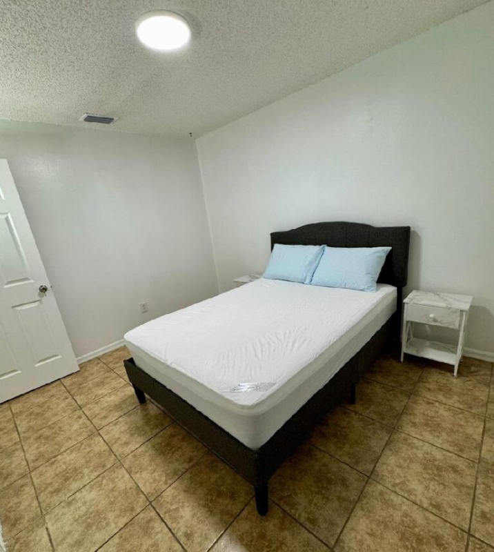 Davenport House: 536 Cheshire Way