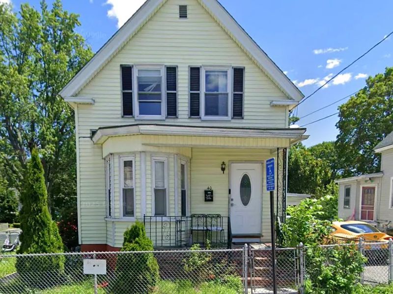 Lowell House: 40 S Whipple St