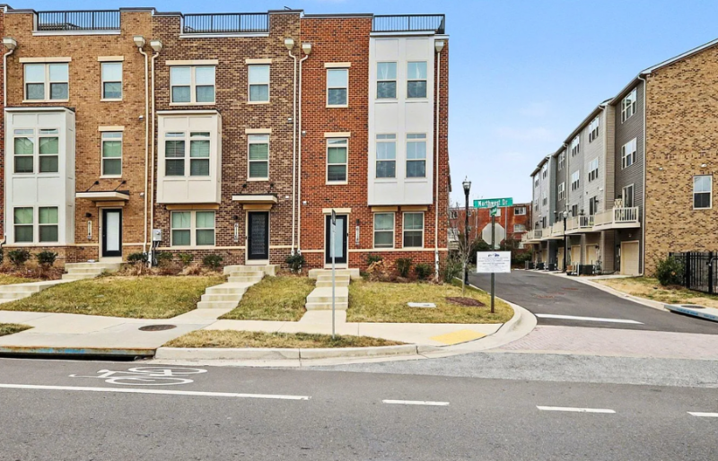 Hyattsville Townhome: 6118 Northwest Dr