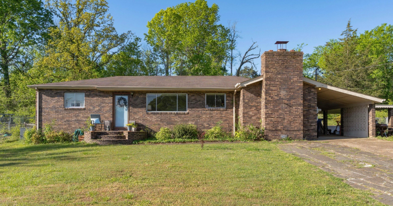 Chattanooga House: 3316 Mountain View Dr