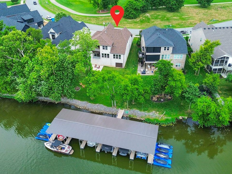 Gallatin House: 2024 Albatross Way