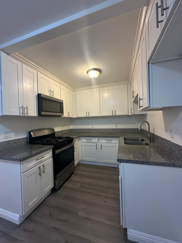 Bellflower Apartment: 16121 Clark Ave, #2