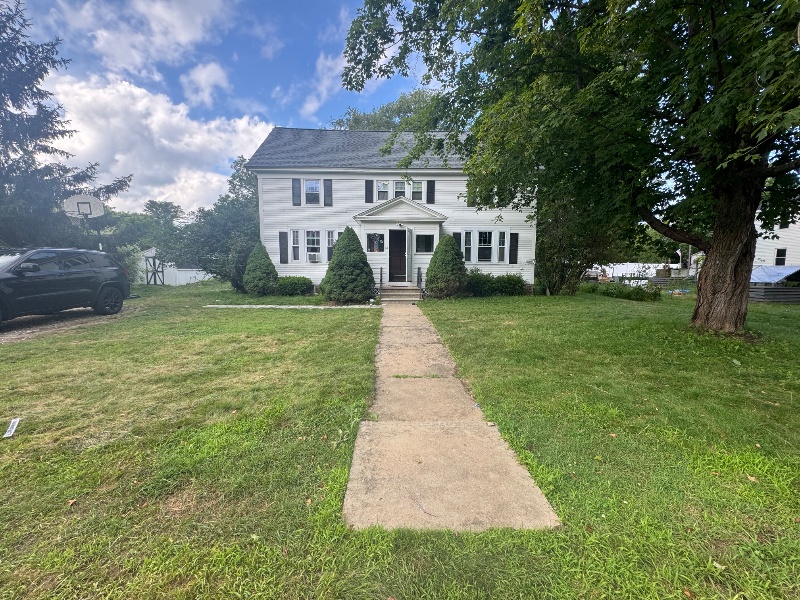 Barre House: 14 Wheelwright Rd