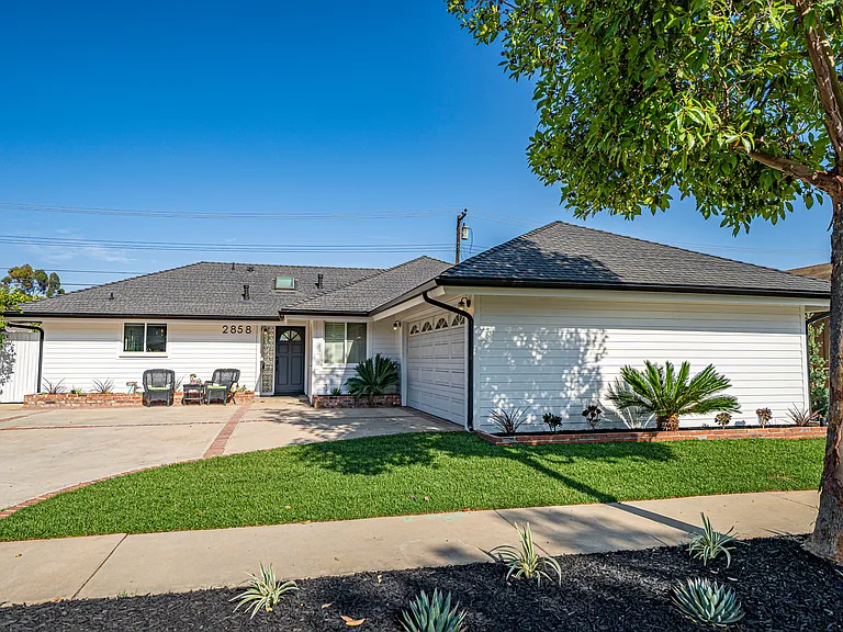 Costa Mesa House: 2858 Drake Ave