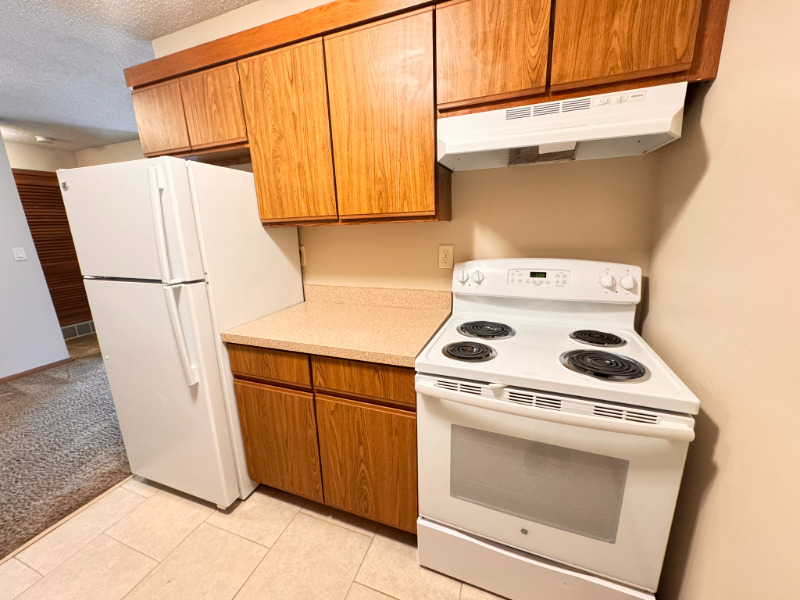 Lincoln Apartment: 5100 Emerald Dr.