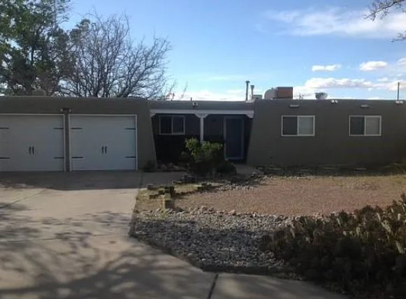 Albuquerque House: 12417 Grand Ct NE