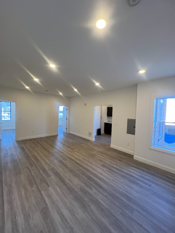 Newark Multiplex: 559 Broadway