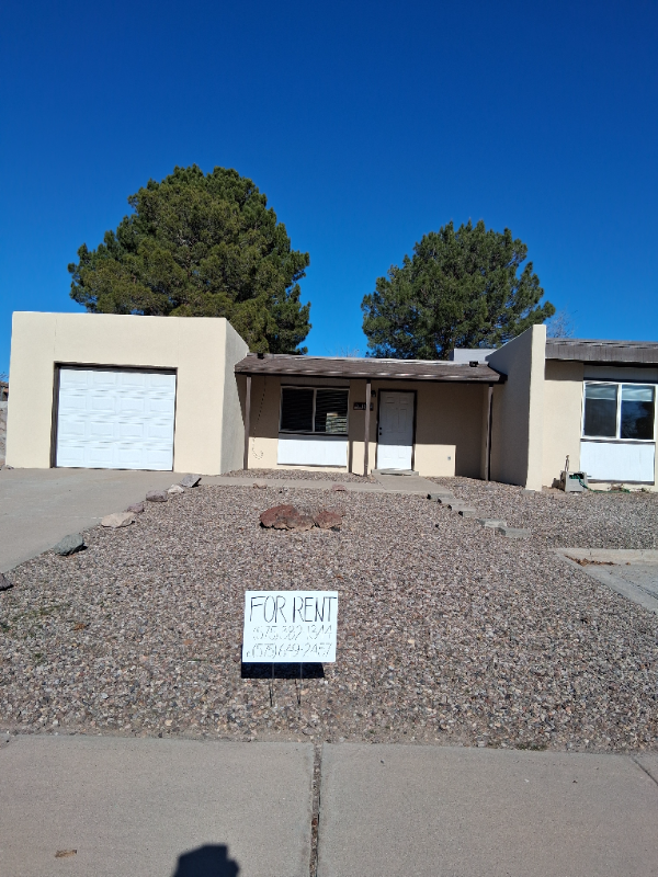 Las Cruces Townhome: 1234 N Willow St